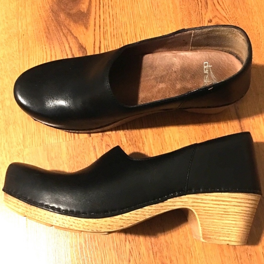 Dansko Clogs Size 41 - image 2